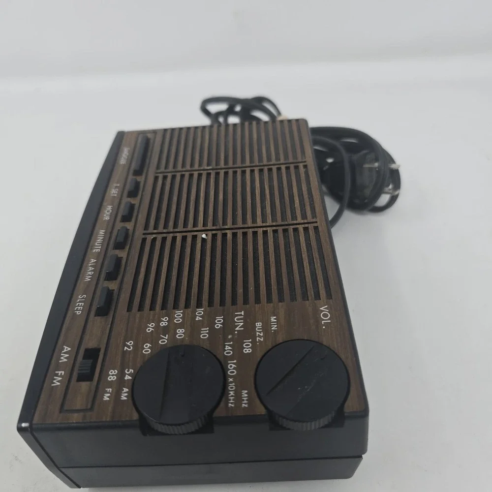 Windsor AM/FM Electronic Clock Radio